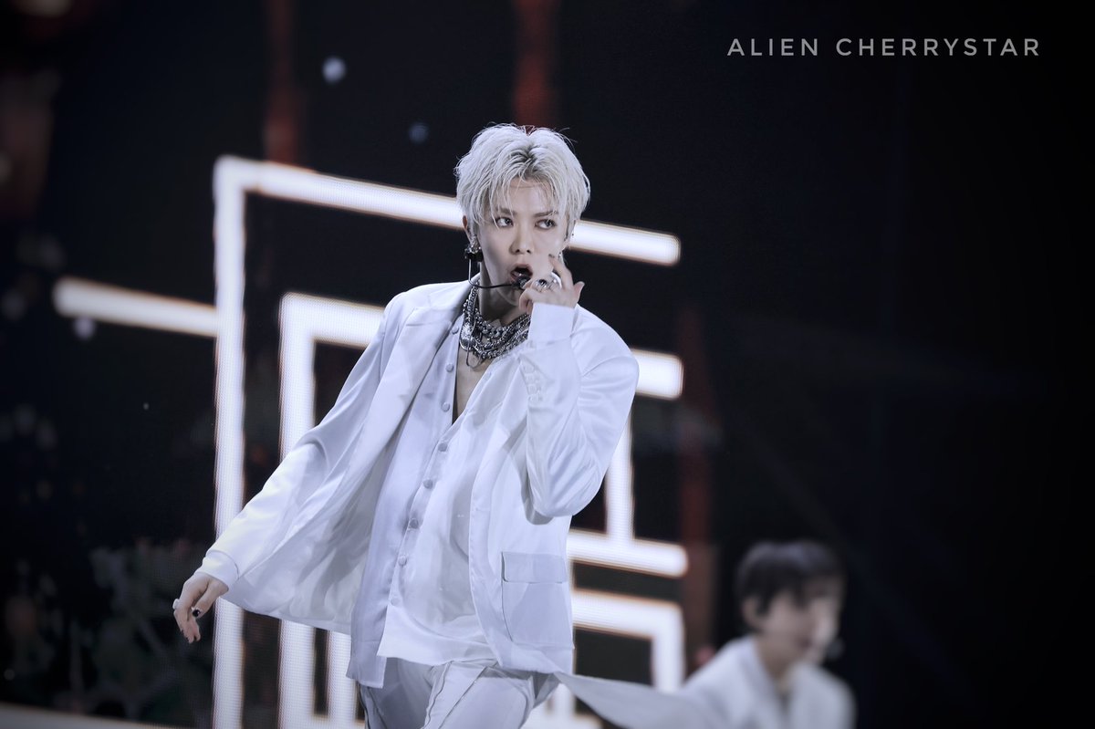 You’re my hero.

#LikeAButterflyYUTA
#HAPPYYUTADAY
#中本悠太くん日本の誇りだよ
#나비처럼_날아온_10월의_유타