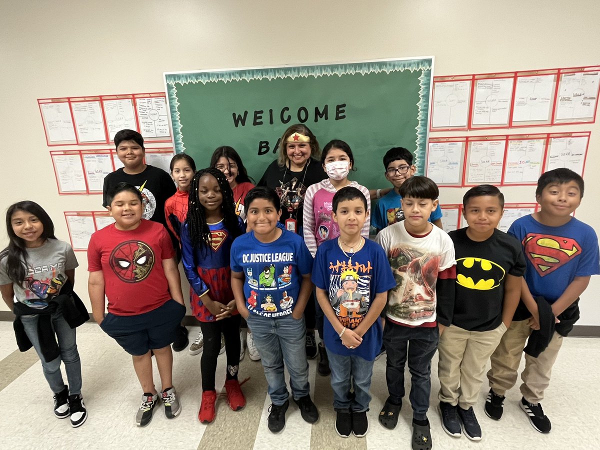 rxprincess01's tweet photo. Neff’s 5th grade Eagles are Superheroes when combating bullying and drugs! @Neff_ES  #RedRibbonWeek https://t.co/Tft7jVpFoq