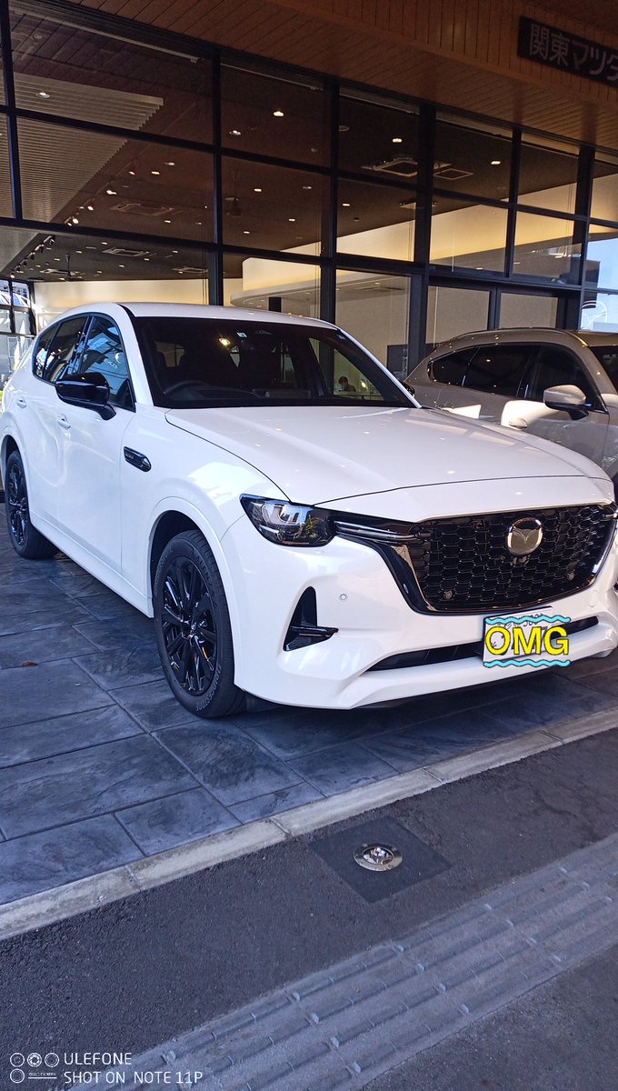 10Mazda3's tweet photo. ご無沙汰しております。
2年点検行ってきました！
残価で購入してますが、とりあえず現時点の査定をしもらいました。
一応200でした！
安いのか、高いのか分かりませんね😅
CX-60も乗ってきました〜
ディーゼルだったけどパワーが段違いで驚きました😆
#査定
#マツダ3 https://t.co/uchCMoiz42