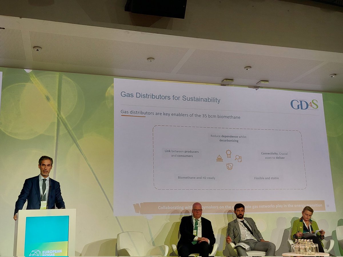 Nevin_al's tweet photo. Putting pieces of a puzzle together @ Day 2 #EBAConference2022 for a performant #renewablegas system - spotlight on #gasnetworks as key elements for #decarbonisation &amp; focus on #consumer needs! Requests: Enabling Regulatory Framework! @European_Biogas @gd4s_eu @GIEBrussels https://t.co/ifamaFBgA1