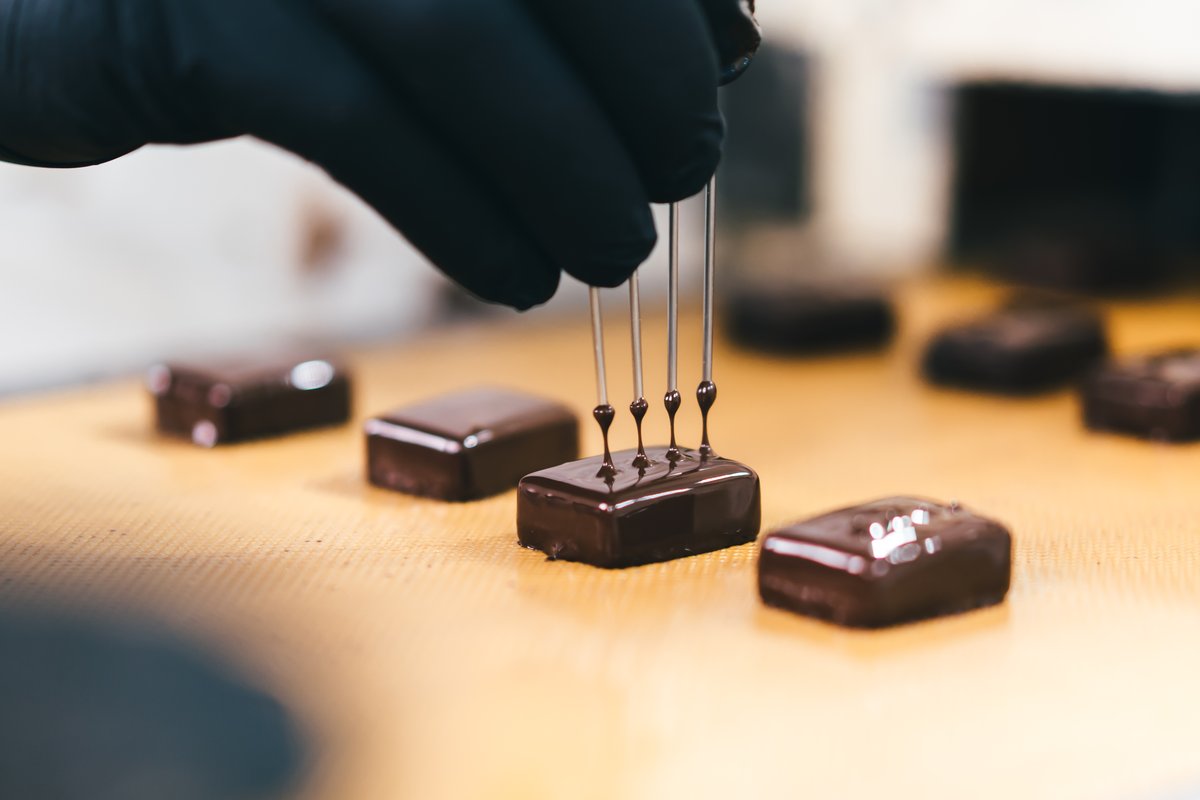 P_Basque's tweet photo. Avis à tous les gourmands 😋 l'événement #Bayonne fête son chocolat revient du 28 au 30 octobre !
Pour se régaler #enmodebasque, on découvre le programme juste ici : https://t.co/sc2Nv3rfJA
📸 ©Gaturi Ivan Rodriguez Sveltstudio https://t.co/1WI5Yv0c7Z