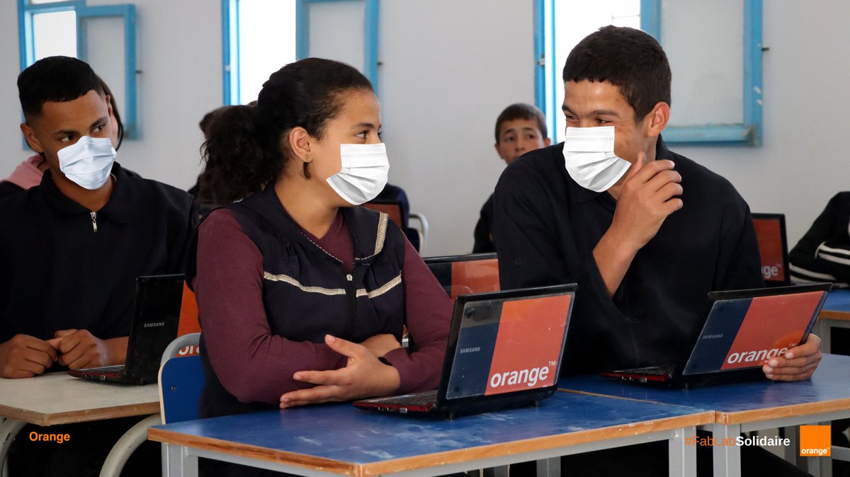OrangeTN_Plus's tweet photo. Toujours engagés pour le développement du numérique dans les régions 💪🇹🇳 le #FablabSolidaire de l' #OrangeDigitalCenter organise une formation de #ROBOKID 🤖🧑💻 pour 47 élèves du collège internat la #Greenschool #WallahWeCan #Makthar, gouvernorat de #Siliana. https://t.co/nq090OUCy2