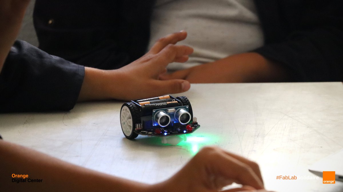 OrangeTN_Plus's tweet photo. Toujours engagés pour le développement du numérique dans les régions 💪🇹🇳 le #FablabSolidaire de l' #OrangeDigitalCenter organise une formation de #ROBOKID 🤖🧑💻 pour 47 élèves du collège internat la #Greenschool #WallahWeCan #Makthar, gouvernorat de #Siliana. https://t.co/nq090OUCy2