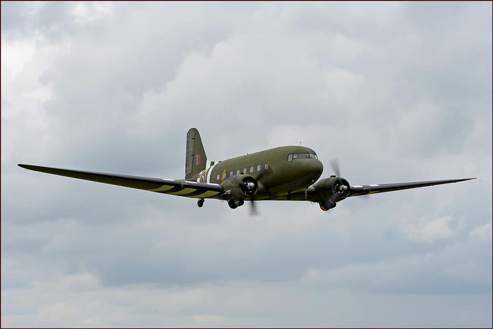 We will soon welcome the Douglas Dakota DC3 (G-ANAF) from @AeroLegendsUK. Whilst our Dakota is away for maintenance, we will host their Dakota in our hangar to help with storage. In return, our crews will train in the Dakota before they fly the Lancaster in 2023! 📸Richard Foord