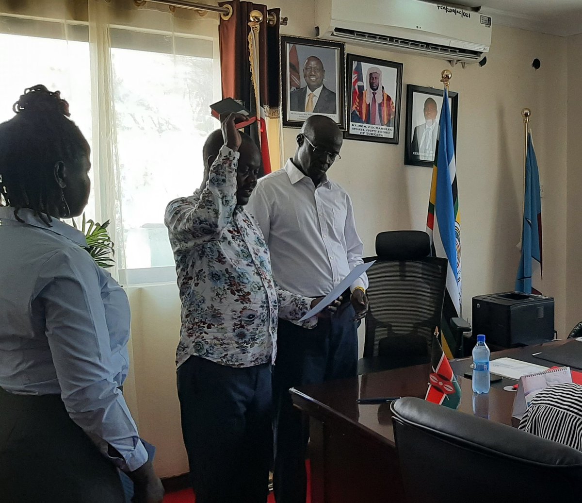 Pursuant to Sec. 38 of the County Assembly Service Act, 2017, the following Members take Oath of Office of the County Assembly Service Board (CASB)
1.Rt. Hon. Christopher Nakuleu - Chairperson
2. Mr. Linus Miinyan -Secretary