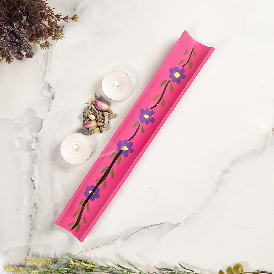 Bambu Çiçek Desenli Tütsülük

El Yapımı Bambu Pembe Çubuk Tütsülük, bambu ağaçlarından imal edilen bir üründür. Üstelik el işçiliğiyle üretildiğinden dolayı oldukça eşsiz bir tasarıma sahiptir.

#palosanto #palasantotütsü #om #namaste #yoga #ayurveda #yogayapıyoruz #tütsülük