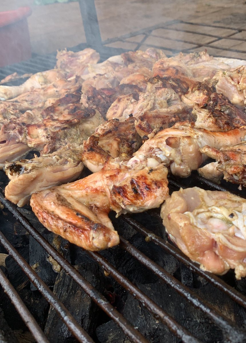 PrinceBenjos's tweet photo. Good morning from my office.. have a beautiful Wednesday 🥰🥰🥰👨🏽‍🍳
#TeamEuphy #MissTT237
#Chef #Foodie #BBQ https://t.co/uSmpN7QNb0