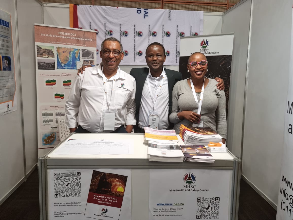MHSC_SA's tweet photo. The MHSC CEO, David Mamphitha, Lester Martin and Bonolo Matshidiso from the MHSC are looking forward to engaging with you and sharing Research from the MHSC on Occupational Health and Safety. #GeoScienceSummit #MHSC #ZeroHarm https://t.co/EhwQYiFkMS