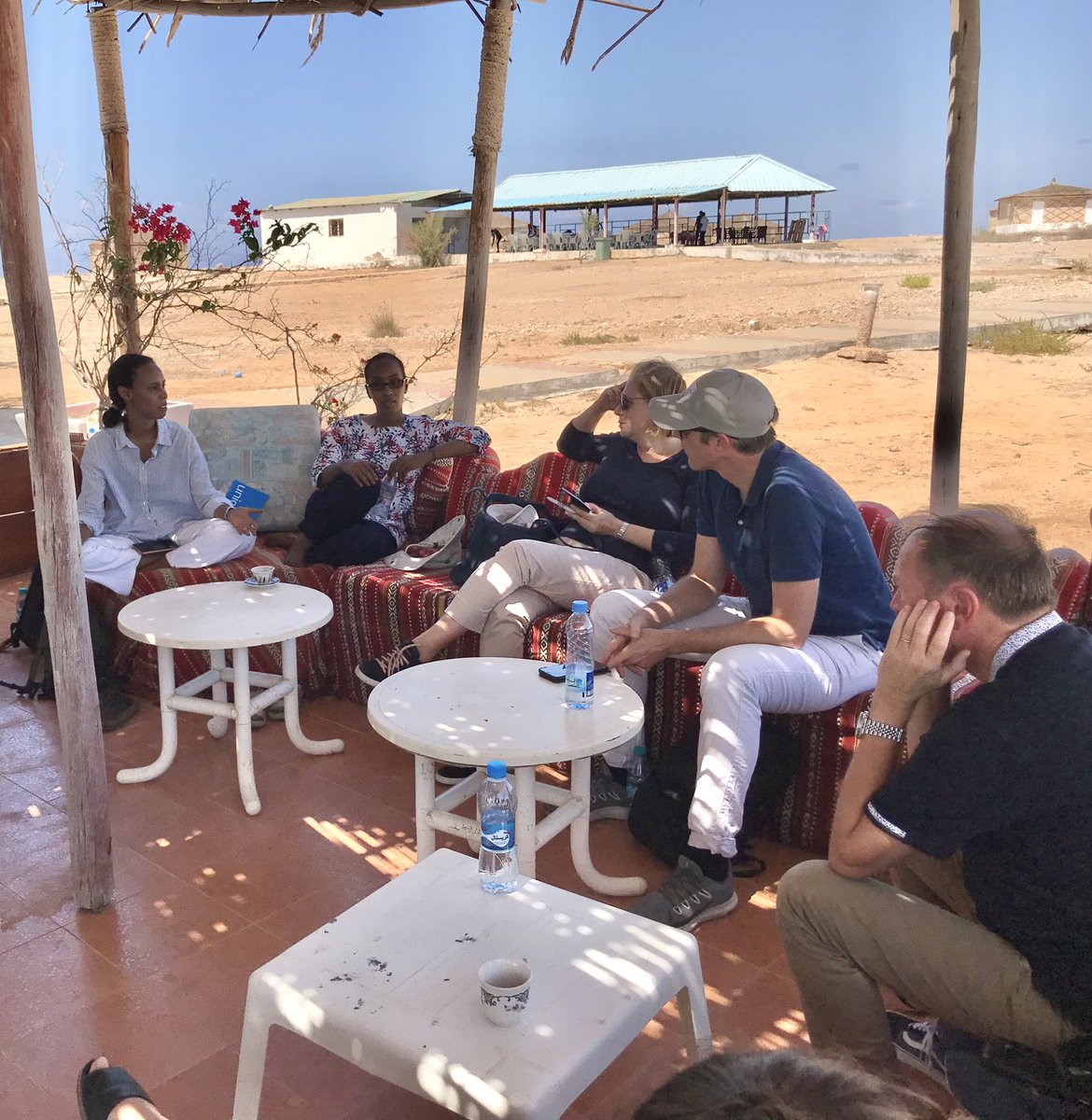 FranceaDjibouti's tweet photo. #RégionSud | Visite des îles #Moucha &amp; #Maskali, avec les cadres 🇩🇯 des Ministères des Affaires Étrangères &amp; de l’Environnement &amp; les équipes @FranceaDjibouti. 
Au programme : échanges sur les enjeux environnementaux, les aires marines protégées, les réserves &amp; parcs naturels🌱🐋 https://t.co/5S0f1M8ImX