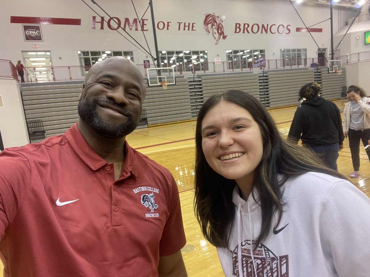 BHSproductions's tweet photo. Honored to facilitate an #INclusiveHC engagement with @HastingsBroncos @HCBroncoWBB & @VBHastings.
We focused on how our simple acts drive diversity, equity, inclusion & belonging.
Each put forward self-action steps to engage self, their team, athletic & campus community. https://t.co/CSRhrlBldB