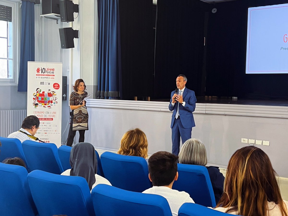 “Io di cose divertenti come leggere un libro con la mia bambina nella vita ne ho fatte davvero poche. Leggete” <a href="/GFosti/">Giovanni Fosti</a> Presidente di <a href="/FondCariplo/">Fondazione Cariplo</a> #conferenzastampa #ioleggoperché