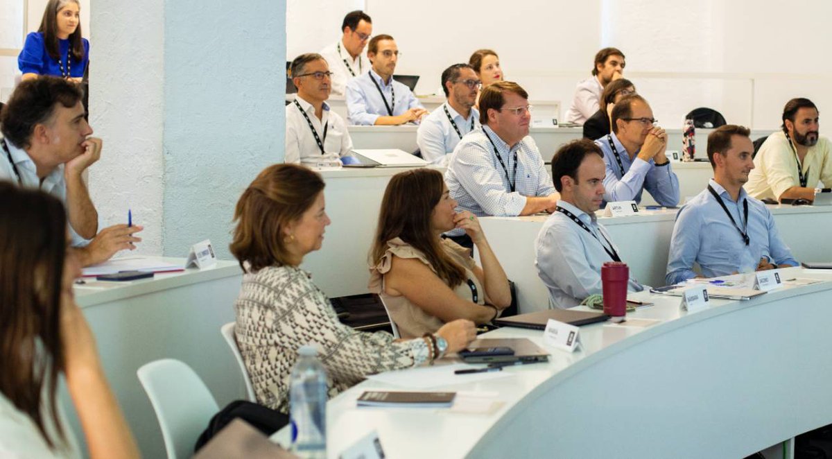 ISDI_edu's tweet photo. Nuevos #directos han comenzado su viaje para gobernar la #TransformaciónDigital de su empresa 🚀 Ayer dimos la bienvenida a nuevos alumnos del #DIBEX (#DigitalBusiness #Executive Program) online a la familia #ISDI, ¡a por todas! 🙌🏼

#TheWorldISDIgital https://t.co/ZBR6ztZyvQ