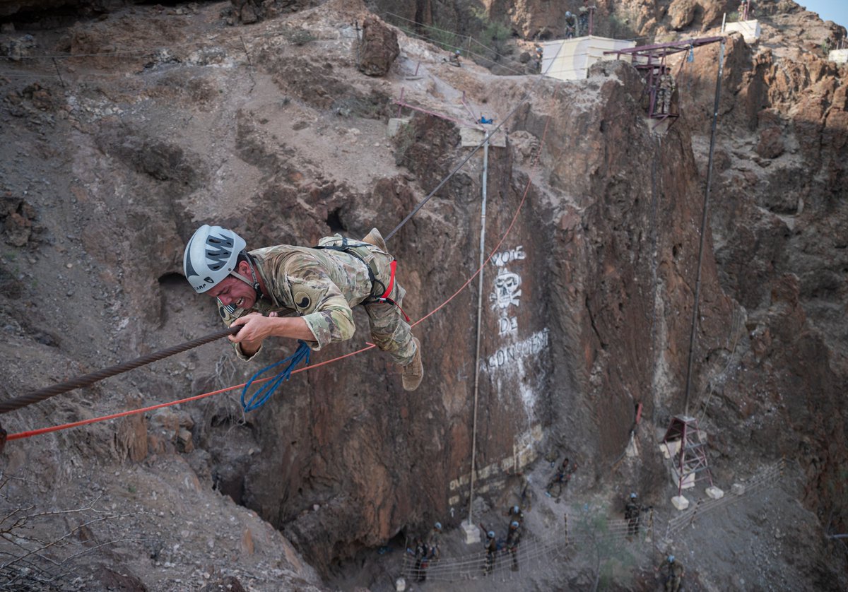 CJTFHOA's tweet photo. Check out these cool photos of U.S. service members, assigned to #CJTFHOA, participating in the French Desert Commando Course! #FDCC

@USAfricaCommand | @DeptofDefense https://t.co/sPBJ7v5BYl