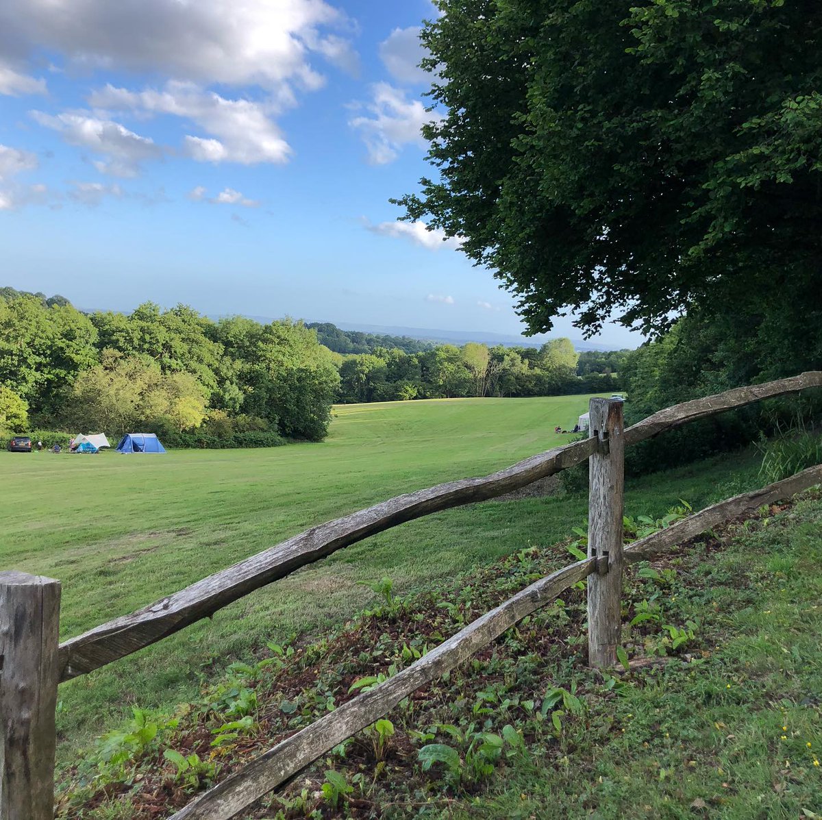 Camping_Direct's tweet photo. Hook Farm is nestled in a pretty part of the West Sussex countryside. Camping here is peaceful, a place to truly relax &amp; recharge your batteries.
https://t.co/7zFt4o8iyt 
#Camping #Peaceful #Relax #Family #Pets #DogsStayFree #Rural #Explore #WestHoathly #EastGrinstead #WestSussex https://t.co/4NMxI92Jr2