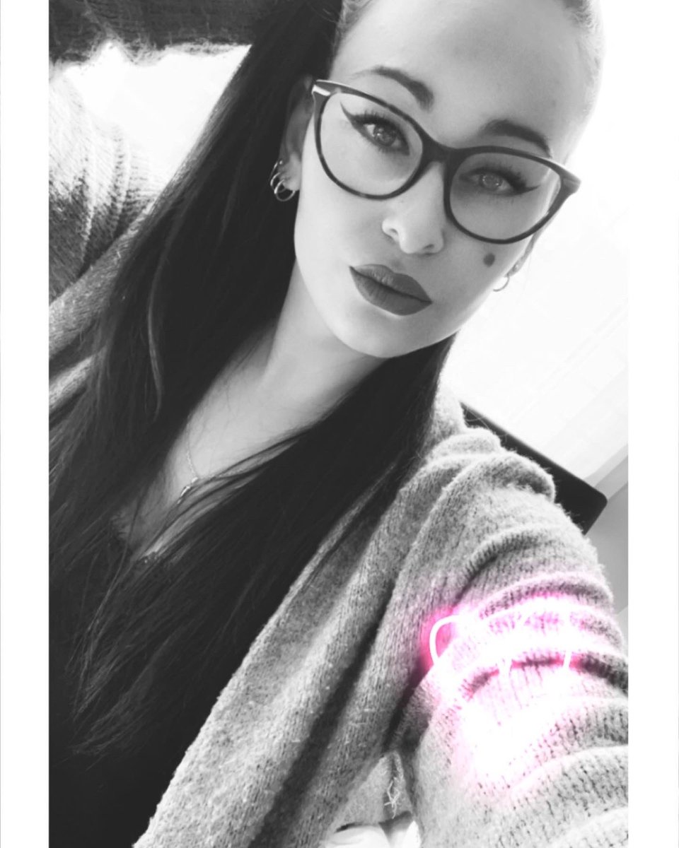 En live à 18 heure sur overwatch ! 

twitch.tv/alisoumtv
#gamergirl #brunette #twitchgirls #girl #egirl #uwu #gaming #streamer #sunset