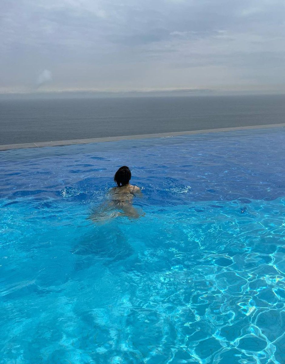 SamuelAmelia5's tweet photo. 如果你会游泳的话，就可以在我的爱河里畅游了。#游泳 #运动 #人妻少妇 https://t.co/FxuDohVG9r