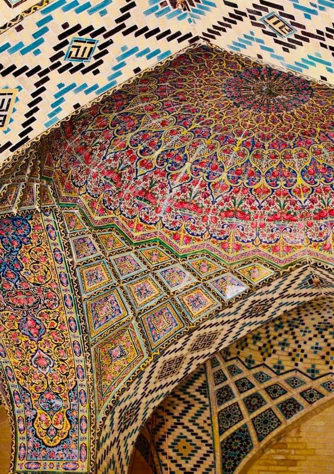 بِسۡمِ ٱللَّهِ ٱلرَّحۡمَـٰنِ ٱلرَّحِیمِ

وَمَن یُطِعِ ٱللَّهَ وَٱلرَّسُولَ فَأُو۟لَـٰۤئِٕكَ مَعَ ٱلَّذِینَ أَنۡعَمَ ٱللَّهُ عَلَیۡهِم مِّنَ ٱلنَّبِیِّـۧنَ وَٱلصِّدِّیقِینَ وَٱلشُّهَدَاۤءِ وَٱلصَّـٰلِحِینَۚ وَحَسُنَ أُو۟لَـٰٕۤئكَ رَفِیقࣰا