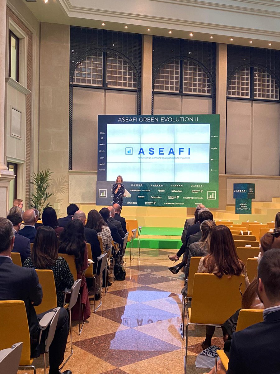 ASEAFI's tweet photo. ¡Empieza #ASEAFIGreenEvolution II! 🚀  
 
Y lo hace con la bienvenida de @fernandoibanezf, presidente de ASEAFI y socio fundador de @Etica_site, y moderado por @LauraGuzmanV, periodista especializada en #economíafinanciera y bursátil. 
#ESG #eventosASEAFI https://t.co/imwmUQeDk0