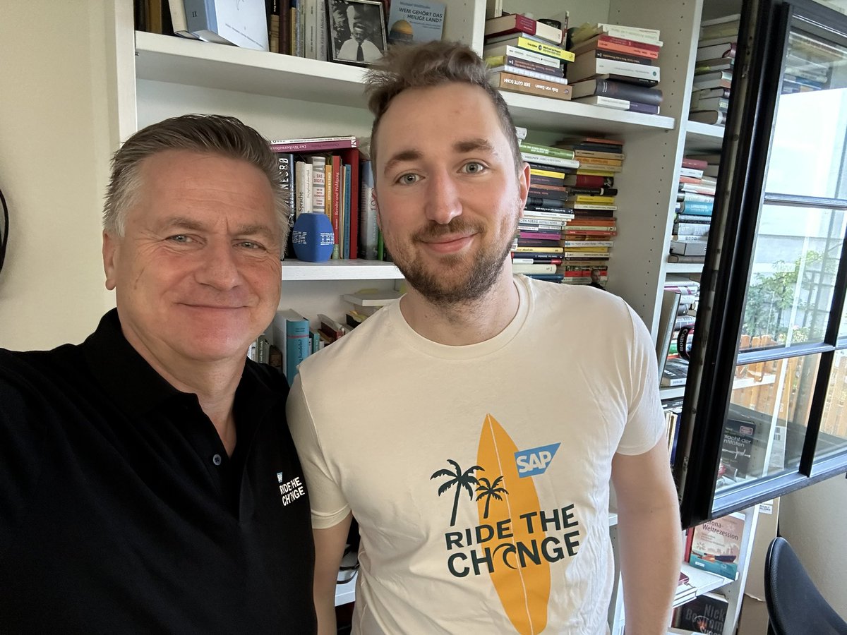 gsohn's tweet photo. Ride The Change mit Sohn@Sohn. Vielen Dank für die Shirts, lieber @ThomasJenewein #SAPCHANGE https://t.co/8ITfLuFxl4 @ConstantinSohn https://t.co/ysMAs8SzZs