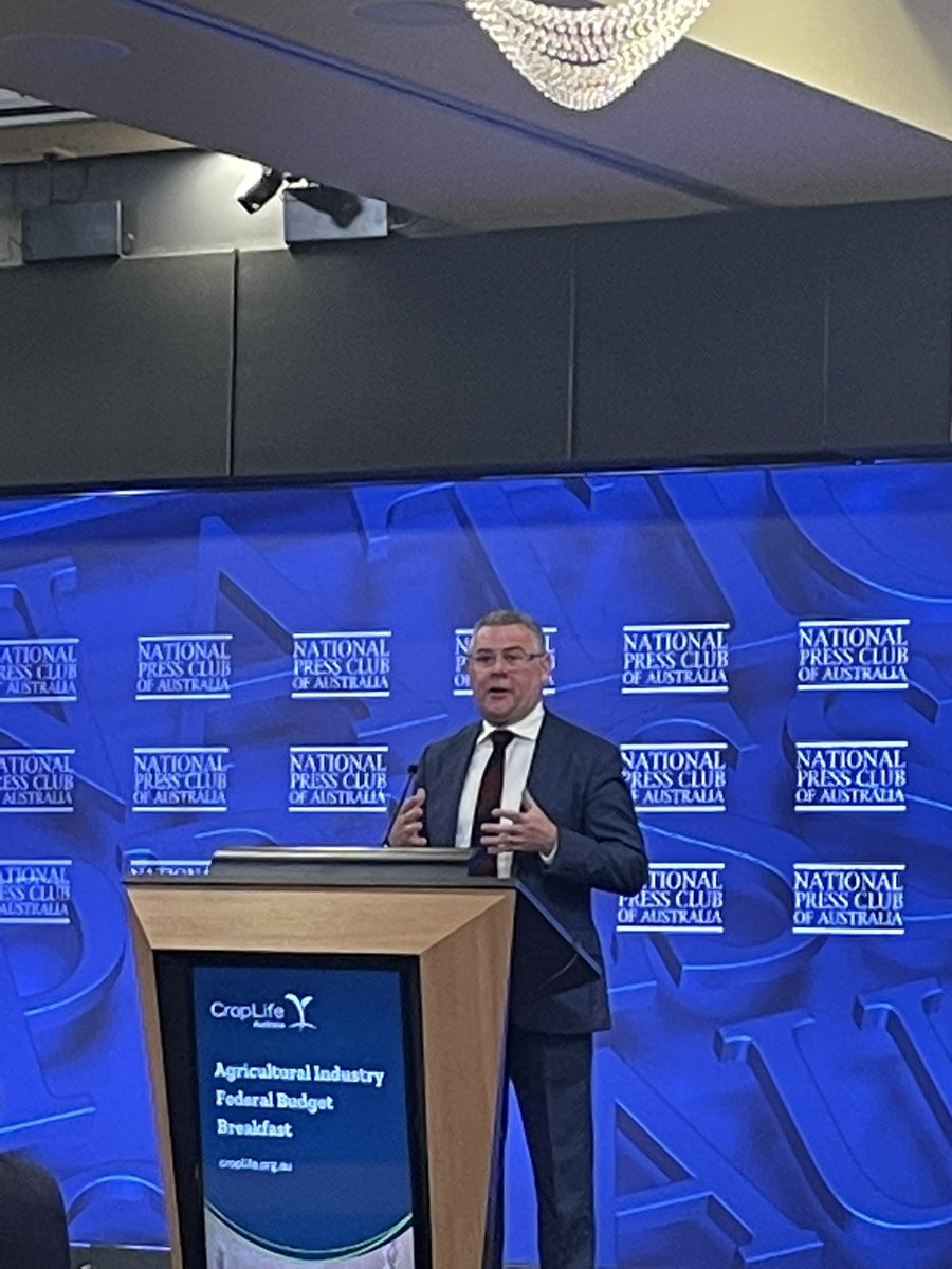 jendiamond2's tweet photo. Australian Federal Ag Minister @MurrayWatt this morning discussing the ag industry federal budget @PressClubAust @CropLifeOZ #Budget2022 w/@Xuguang_Huang https://t.co/VXMPpXHldx