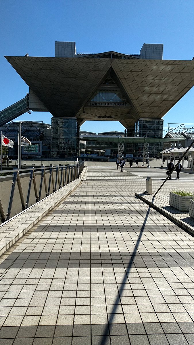 Tsk0561's tweet photo. 今日から3日間、病院新築に向けた情報収集のためにやってきました！

取引させていただいてた企業の担当者の方と初めてお会いできたり、貴重な講演が聴けたりとさっそく有意義な時間…明日も楽しみです！

#HOSPEX https://t.co/BHldx6ce1e