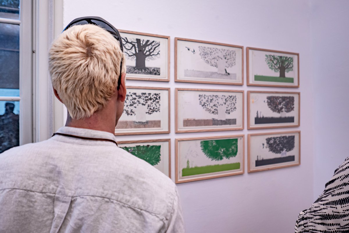 gallerincisione's tweet photo. La mostra di Iela Mari nelle fotografie di Pier Parimbelli:
https://t.co/1v5m1rkv0v #ielamari #mangiachetimangio #alberi #mostrebrescia https://t.co/YhCEydkRtA