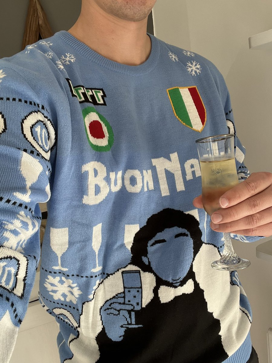 Christmas in October 🎅🏻🎄☃️🍷 *yes I poured a glass of wine at 11am just to pour it back in the bottle* The King 🇦🇷👑 Thank you! @classicshirts
