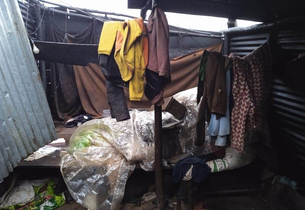 morungexpress05's tweet photo. In #Kiphire district, the lower-section of the #government High School in Phisami village district was blown by storm-forced winds and gales, leading to closure of the school on Tuesday. #SitrangCyclone
https://t.co/pwJFDQprtC https://t.co/DRhuSYtDso