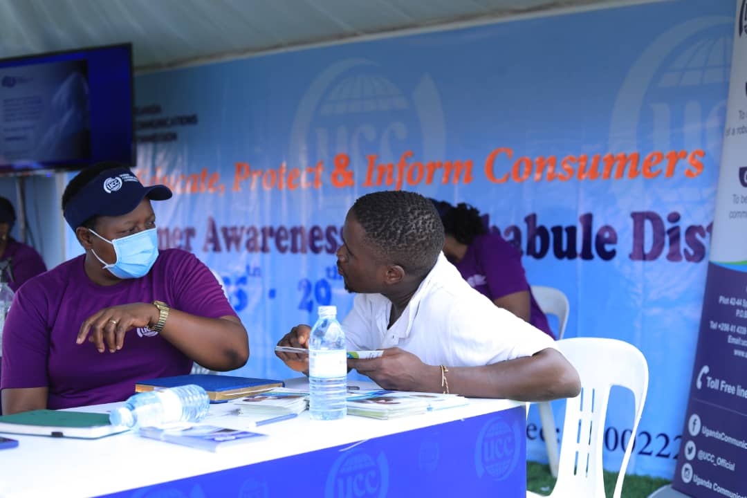 ConsumerUCC's tweet image. Day 2: Consumer Affairs team together with the Cyber security team of the Commission at Ntuusi Market in Rwemiyaga County. Sensitising consumers on #Illegitimatedevices, #Deviceverification, #Digitalinclusion &amp;amp; #SIMUKLEAR @UCC_Official @UgCERT