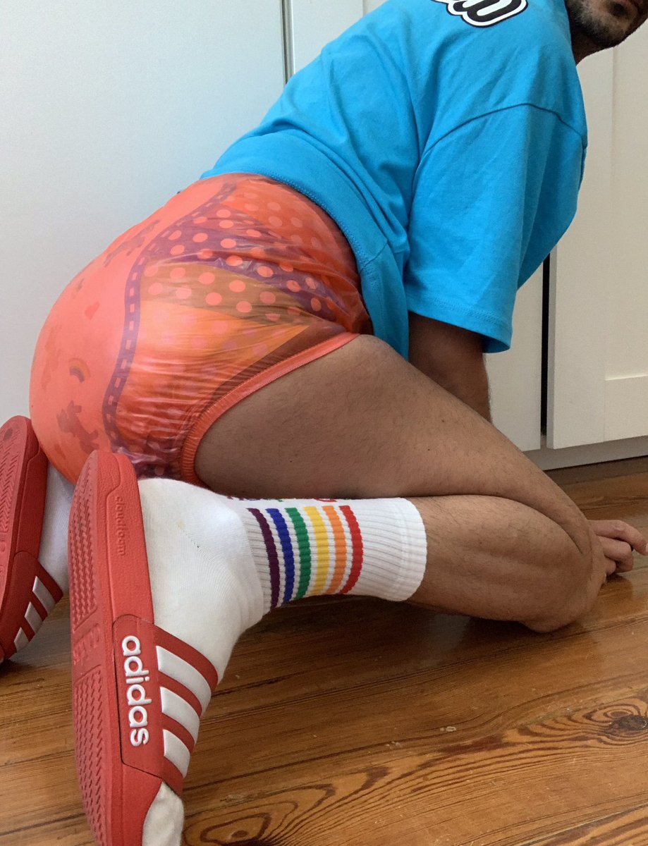 diapergalicia's tweet photo. Yeeeees I’m being a good boy 😊 #diaperlover #diapergay #diaperboy #abdl #dottythepony #pride #thickdiaperlife #thickdiaper #abdlboy #thedottydiapercompany #plasticpants #pridesocks #sk8erboi #sk8erboysocks https://t.co/5AhBqNv8Dz