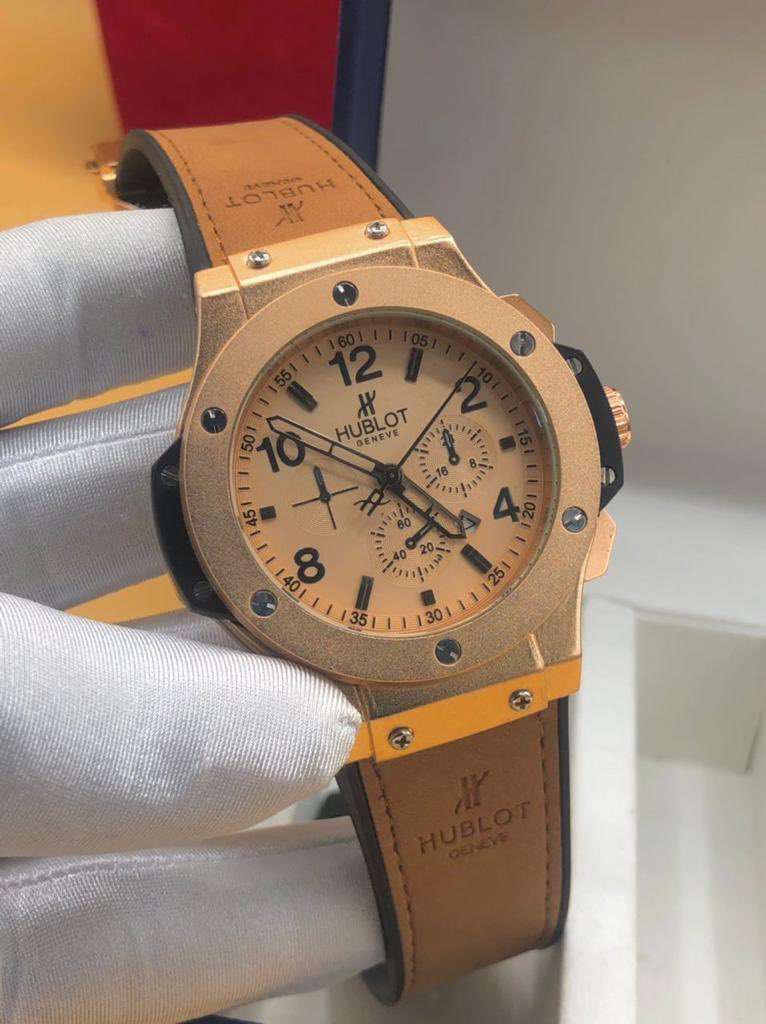 ademisoye_to's tweet photo. Good morning my Twitter people. I’m here again with the very best 🔥
Which color of wristwatch would you prefer?
Brand: HUBLOT
Price: 10000(fully boxed)
Nationwide delivery 🚚
Kindly send a dm to place your order
#OLAD #OAUTwitter https://t.co/Kr7se3gbaZ