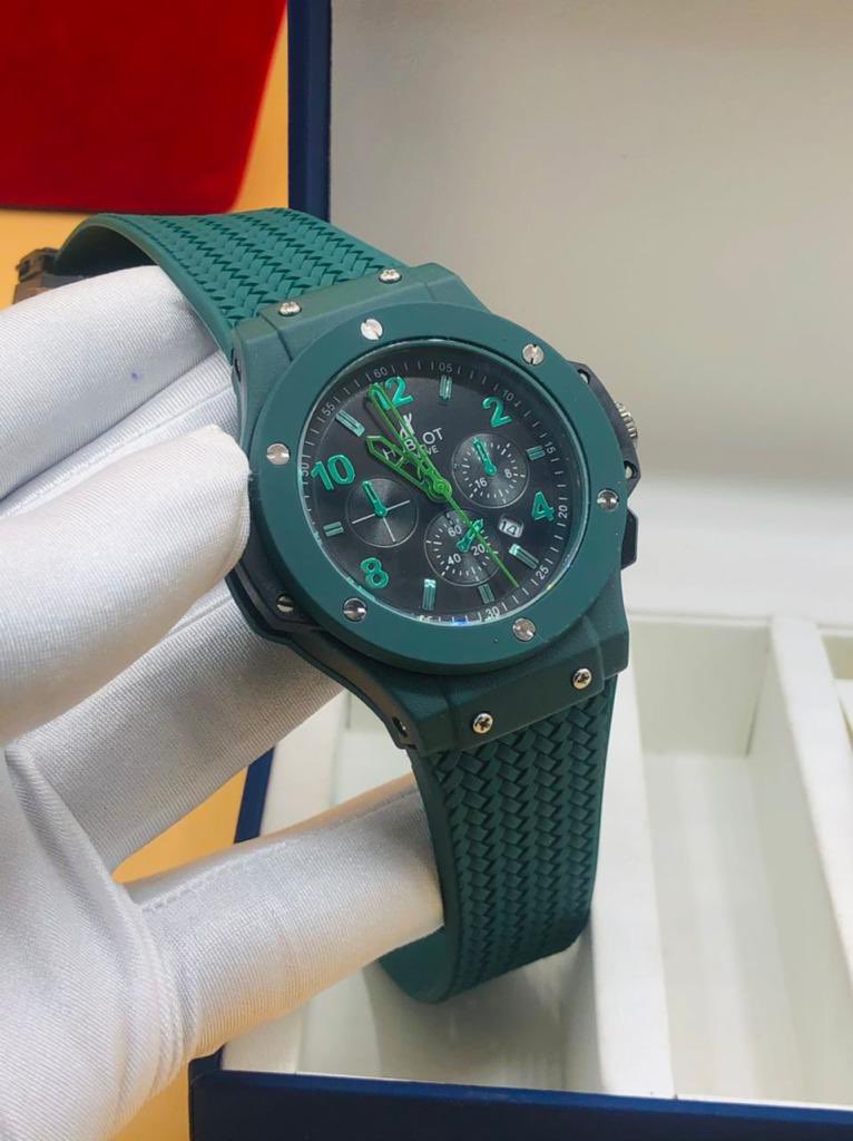 ademisoye_to's tweet photo. Good morning my Twitter people. I’m here again with the very best 🔥
Which color of wristwatch would you prefer?
Brand: HUBLOT
Price: 10000(fully boxed)
Nationwide delivery 🚚
Kindly send a dm to place your order
#OLAD #OAUTwitter https://t.co/Kr7se3gbaZ
