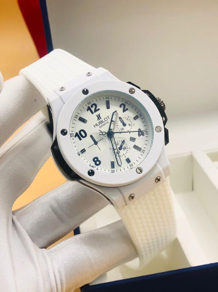 ademisoye_to's tweet photo. Good morning my Twitter people. I’m here again with the very best 🔥
Which color of wristwatch would you prefer?
Brand: HUBLOT
Price: 10000(fully boxed)
Nationwide delivery 🚚
Kindly send a dm to place your order
#OLAD #OAUTwitter https://t.co/Kr7se3gbaZ