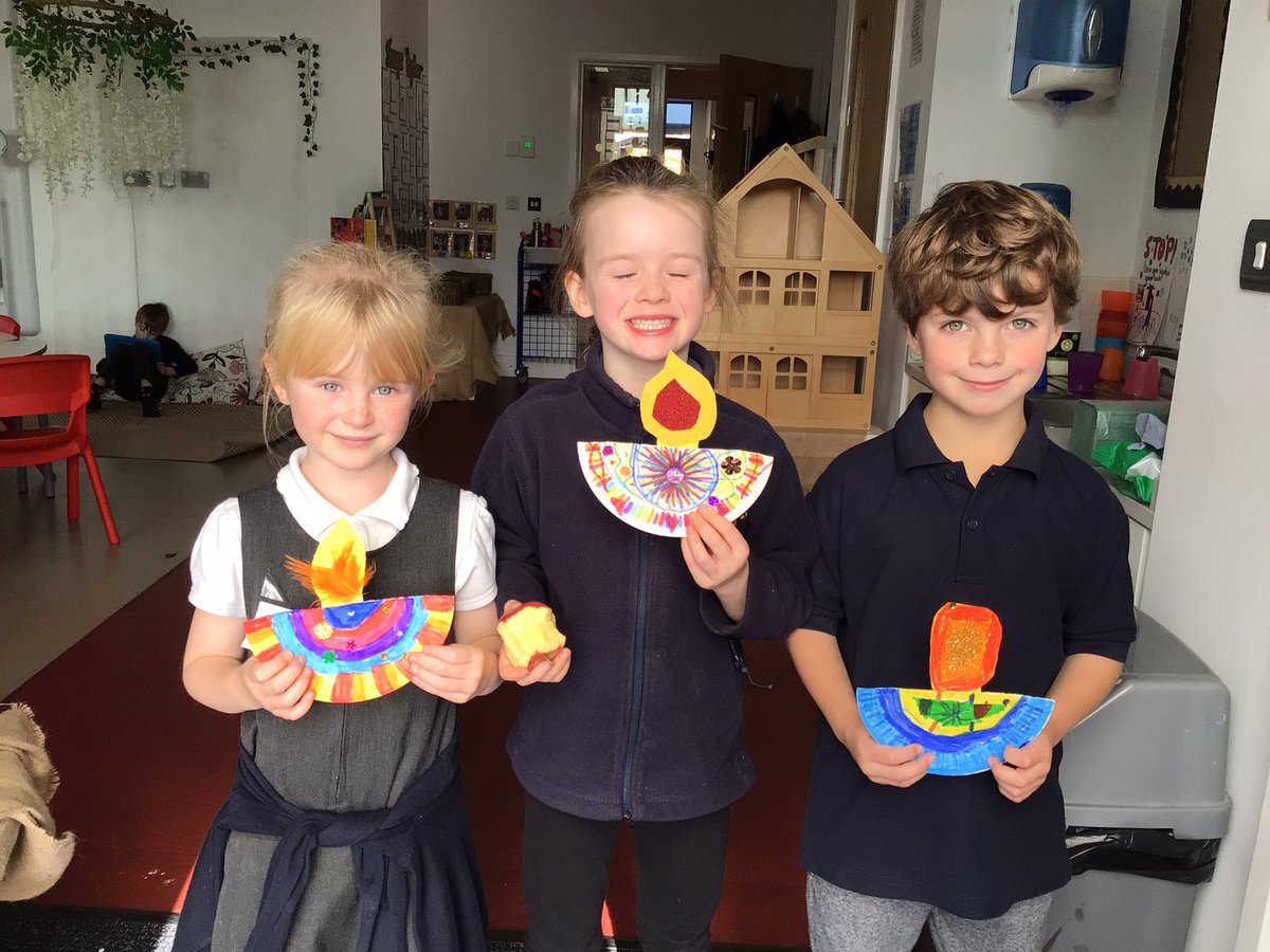 ysgolyddraig's tweet photo. #YYDrheidol getting creative with Diwali by making diva lamps on our independent learning #yydexpressive https://t.co/uhZYkumZqn