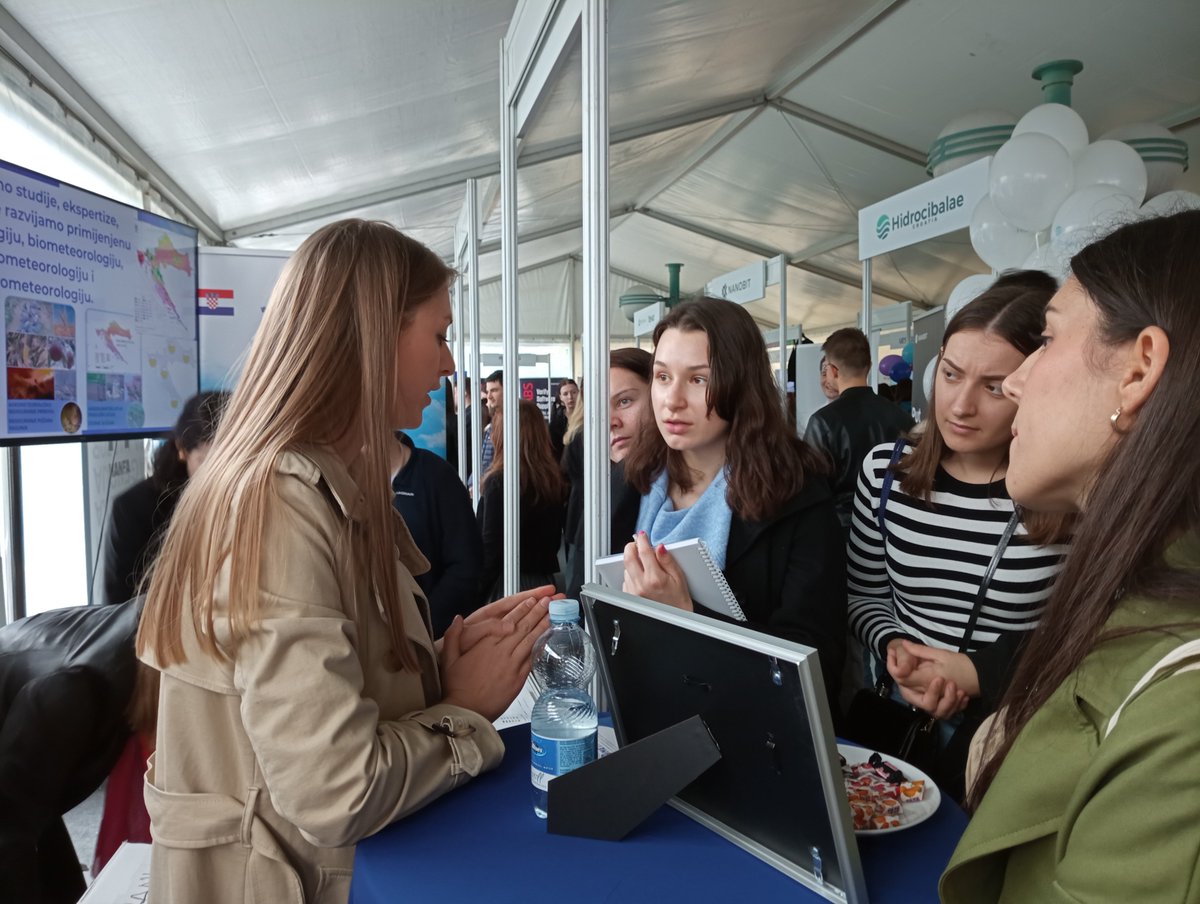 DHMZ_HR's tweet photo. Što se sve radi u Sektoru za kvalitetu zraka?
#WISe2022 #DanKarijera @PMFZAGREB https://t.co/7gFexPqBo7