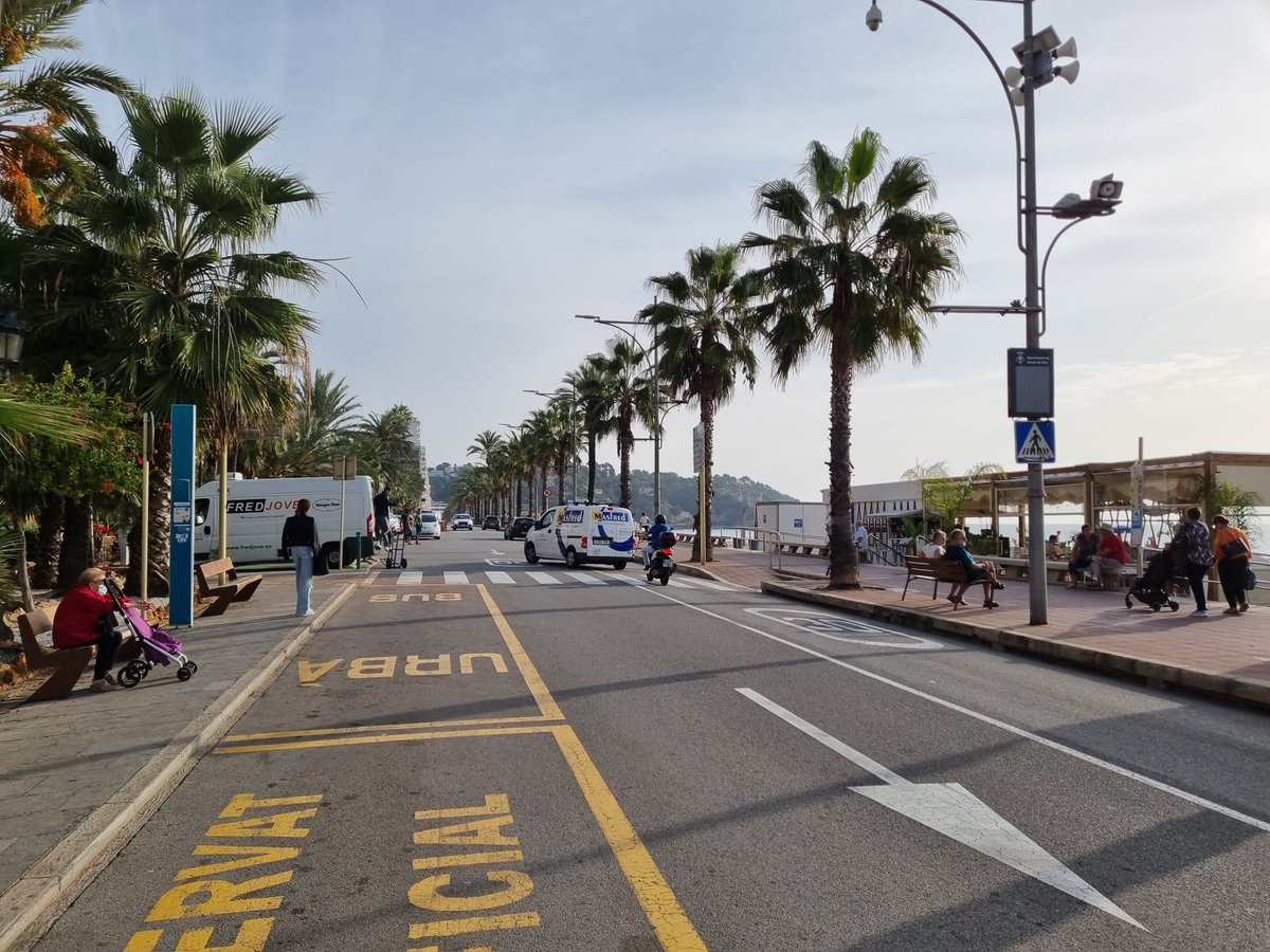 ⛔️Afectacions al trànsit i al servei de bus urbà amb motiu de la Fira Tots Sants i Halloween

📅 Del 28/10 a l'1/11

➕ info lloret.cat/avis-Halloween

#mylloret #seguretat #mobilitat