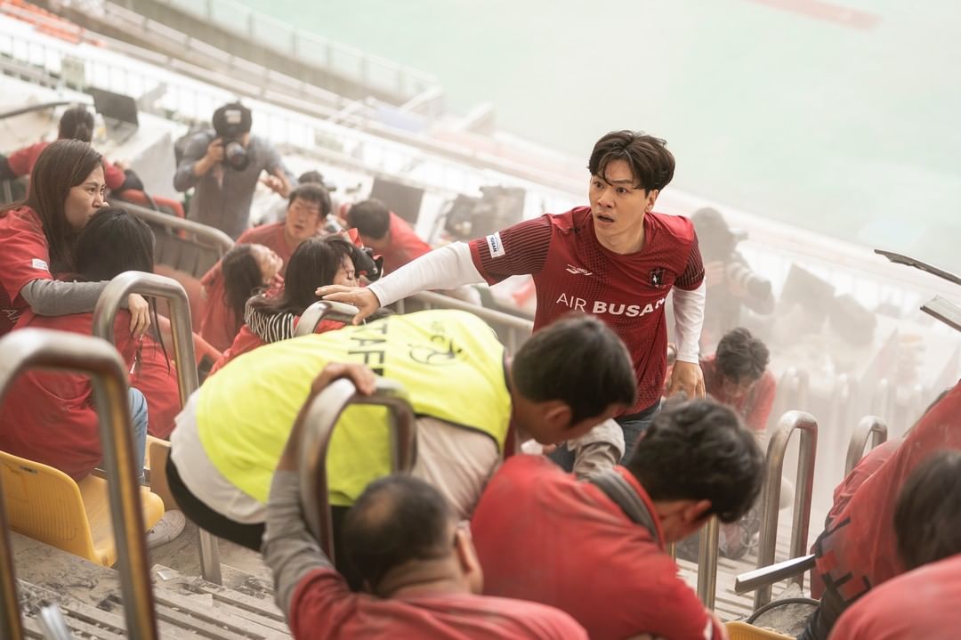 k_dramaindo_'s tweet photo. Film #Decibel still cuts: #KimRaeWon #JungSangHoon https://t.co/7c7Ae3LwfE