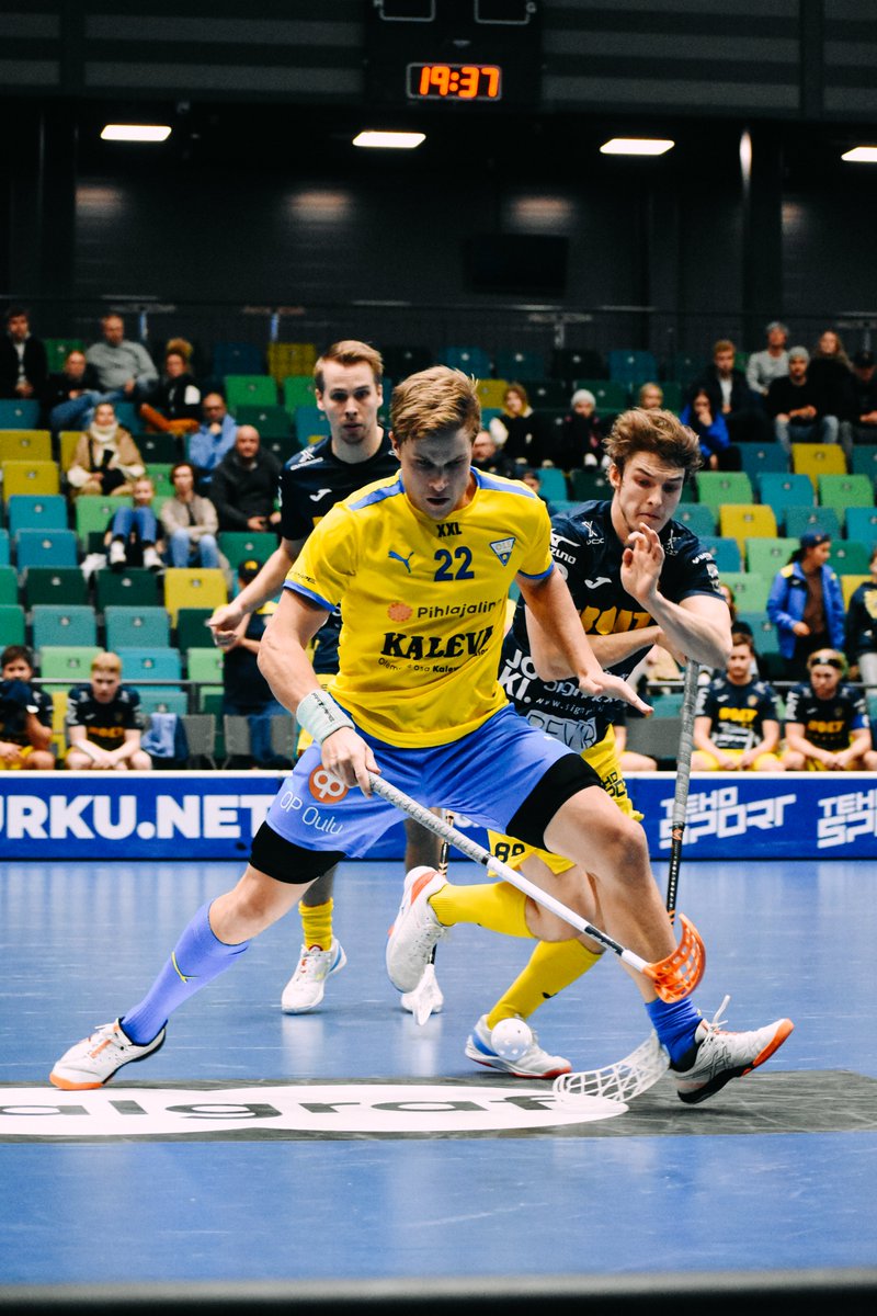 roosavil's tweet photo. "Nää on niin huippuja, sun ottamat kuvat, että epäpenkkiurheilijakin innostuu🔥"

Tää on ehkä paras palaute, mitä oon sisällöntuottajaurani aikana saanut!🤩

#salibandy #lentopallo #valokuvaus #valokuvaaja #fliiga #mestaruusliiga https://t.co/bbBOgOk7lb