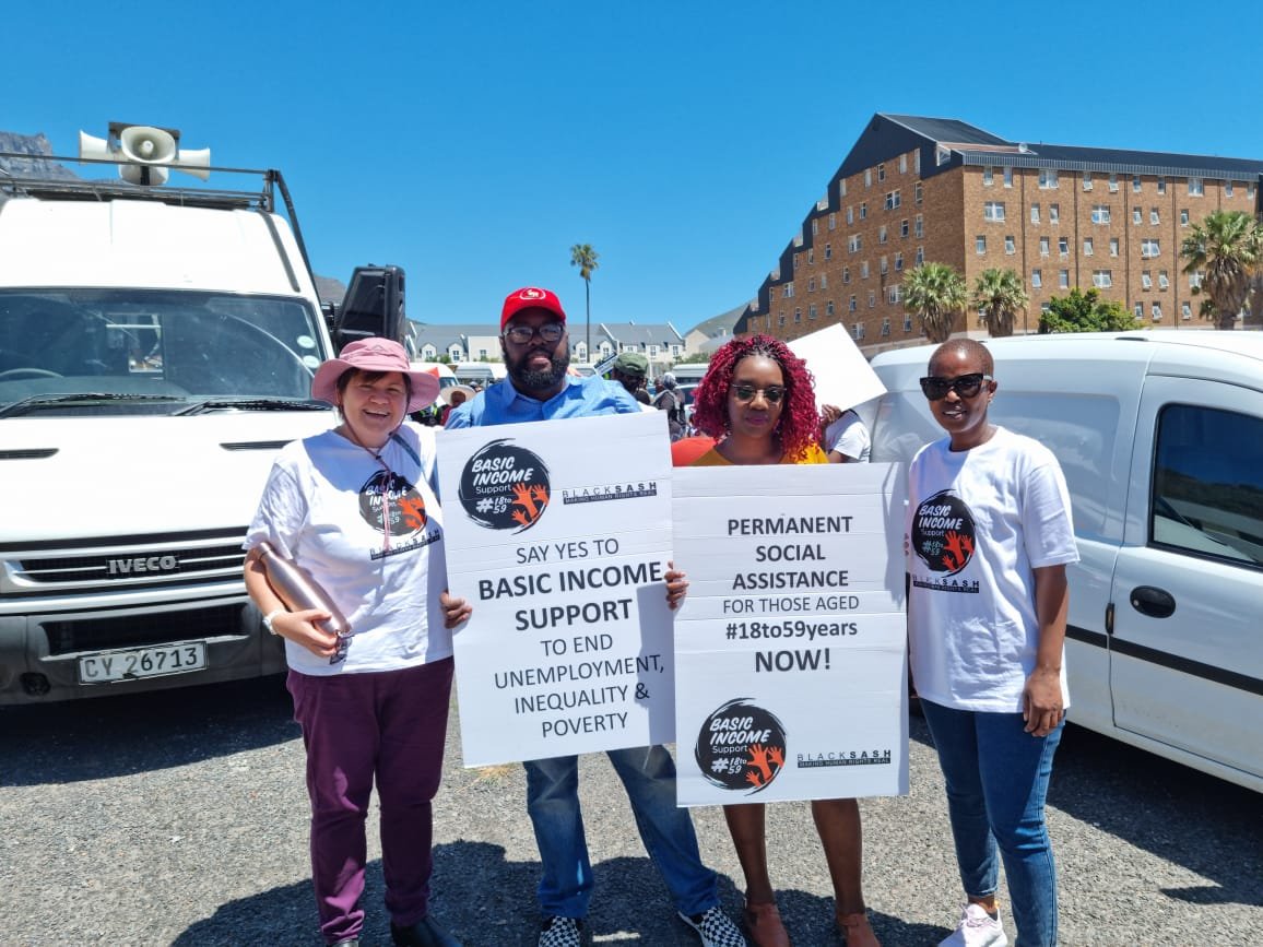 black_sash's tweet photo. Meanwhile ahead of the #MTBPS2022 Black Sash, members are waiting to hear the statement. #BasicIncomeSupport and a #UBIG, @TreasuryRSA we eagerly away to hear what the Minister has to say https://t.co/es1vZkquXo
