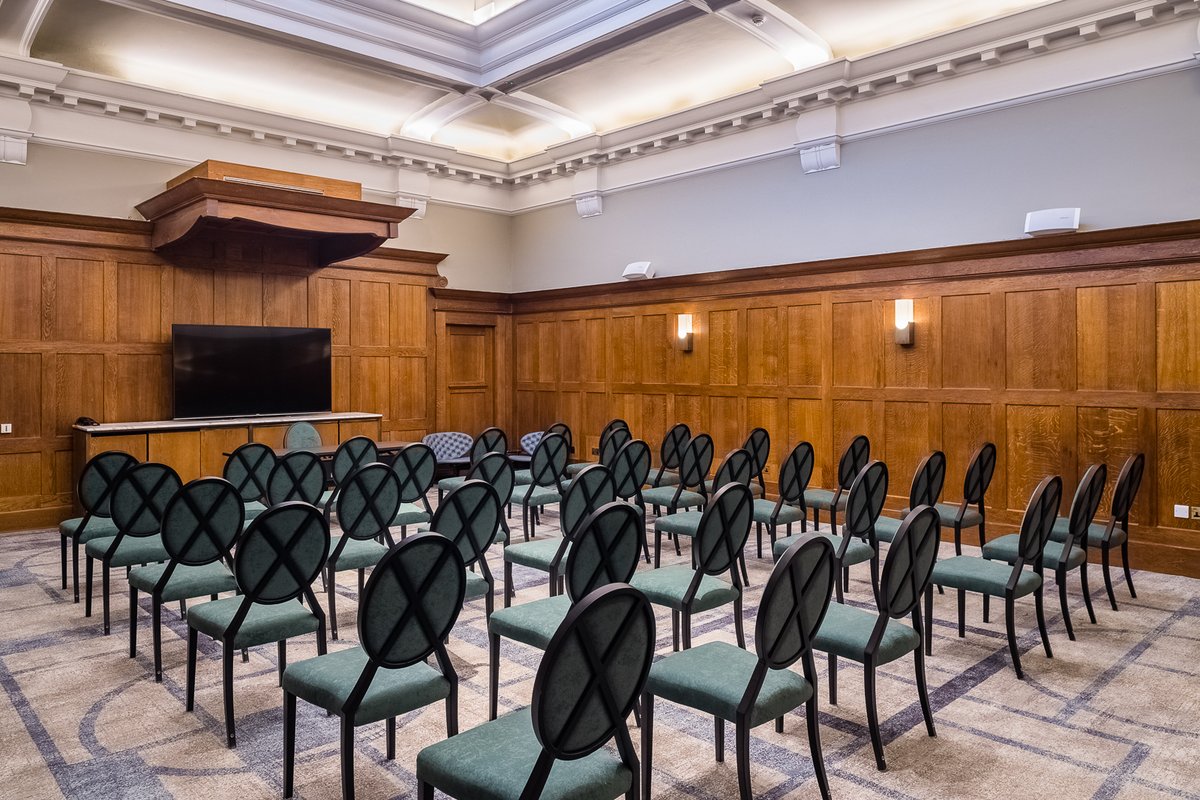 KeyIntDesigns's tweet photo. The meetings move at the speed of the slowest mind in the room. So we try to create positive energy by adding a glimpse of glamour. The Glamour style interiors are very tasteful, elegant, shiny and rich.
@DominvsGroup
#meetingrooms #meetingroomsinterior #confererenceroominterior https://t.co/AMYjpbVyba