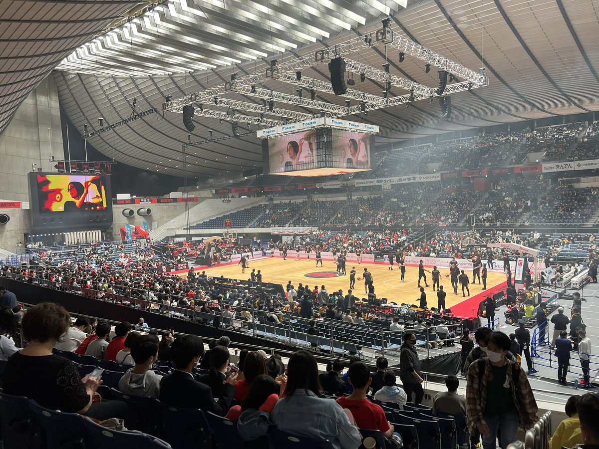 gs_performance's tweet photo. ボディプラス(Haleo)がBリーグのアルバルク東京のサプリメントサプライヤーになったということで、ボディプラスのGS Performance担当の方にチケットをいただき今日はvs仙台89ERS戦を代々木に観にきました!
凄まじく久々の代々木第一
#haleo #bodyplus #alvarktokyo https://t.co/YCN6LSBM8Q