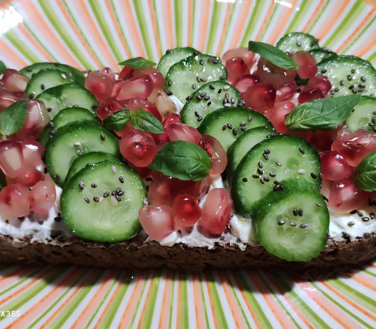 Francisco Javier Chamorro ha querido compartir su receta de #hogaza rústica de #centeno tostada con #mycubies.

🍞 Añade una capa de Cremette a las finas hierbas, unos granos degranada de #Km0, un chorrito de aove y unas semillas de lino <a href="/ecocesta/">ecocesta</a> para completar la #receta.