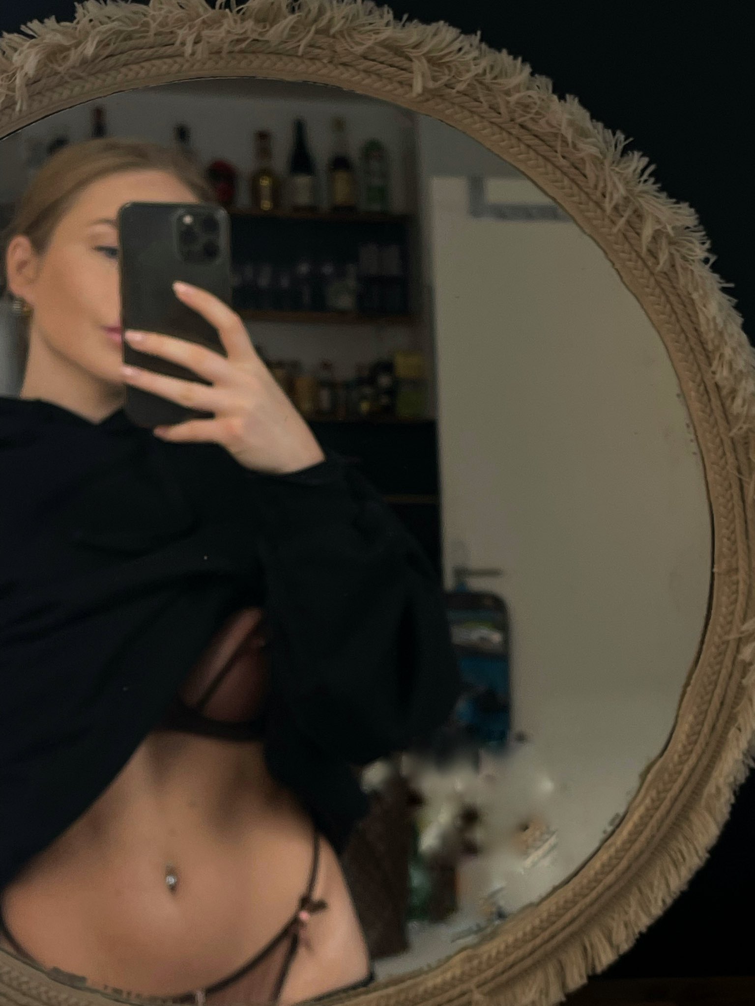 Good morning 🖤 https://t.co/BG4CwIKxIe