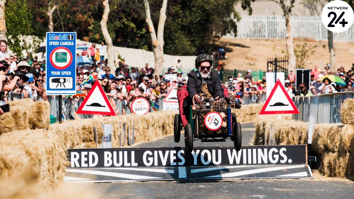 volksbladnuus's tweet photo. Die gewilde kaskarwedren Red Bull Box Cart keer uiteindelik terug na Suid-Afrika en sal volgende maand in die Bo-Kaap aangebied word.
๐ https://t.co/USykORqUoJ || #RedBullBoxCart #RedBull #SouthAfrica #CapeTown https://t.co/swTvVt9svs