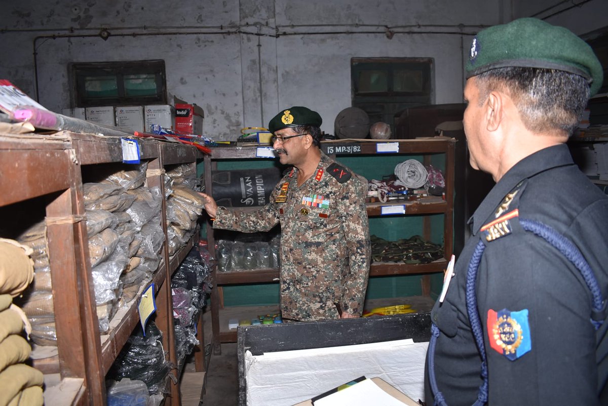 NccDteMPCG's tweet photo. #ADGvisit
 Maj Gen AK Mahajan, ADG, MP&amp; CG Dte and Brig Sanjoy Ghosh,Gp Cdr visited 13 MP NCC Bn on 25 Oct 2022. During the visit the ADG was given Guard of Honour, he interacted with the staff and inspected the stores and accommodations.
@HQ_DG_NCC 
@drajaykumar_ias 
@PRODefNgp https://t.co/KwUDK9fWbP