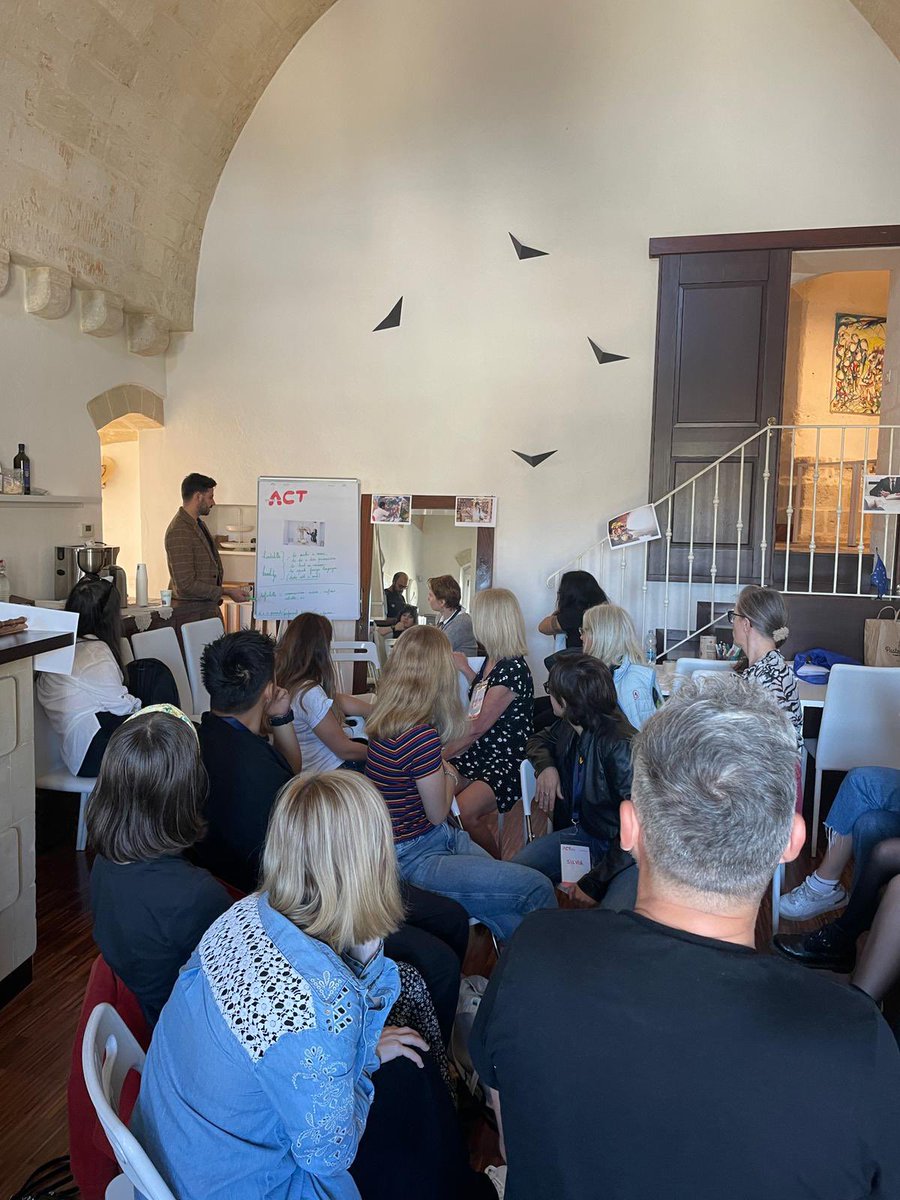 Pour @Scenesetimages, dans le cadre du projet Master the Act, j’ai le plaisir d’animer une formation à Matera, Italie en compagnie de nombreux partenaires européens (Espagne, Roumanie, Pologne, UK, Italie) pour transmettre des techniques innovantes pour favoriser l’employabilité