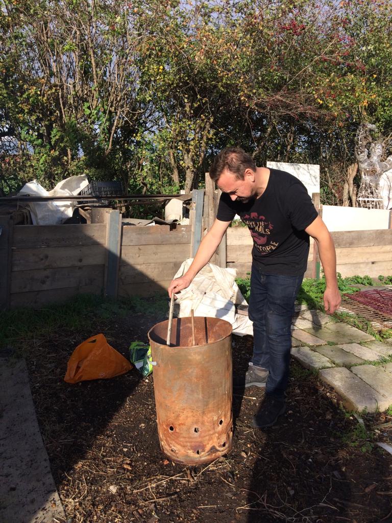 HarmonyGG's tweet photo. Here's what we've been up to this week! We had a BBQ, because why not?! Also, our volunteer, Mike, burnt some  wood left over from demolishing the old shed and Jon gave the longer pieces of wood a karate kick 😆 before they went into the fire. Mike also planted some kale out. https://t.co/MZd0IQdgp9