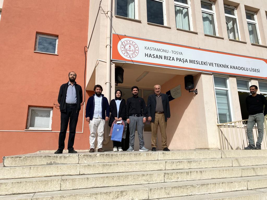 kastamonu_agd's tweet image. Haziran ayında yapılan 2022 yılı Siyer-i Nebi sınavımızda dereceye giren öğrencilerimize ödüllerini takdim ettik. Rabbim(c.c.) cümlemizi #efendimizinizinde yürüyenlerden eylesin.