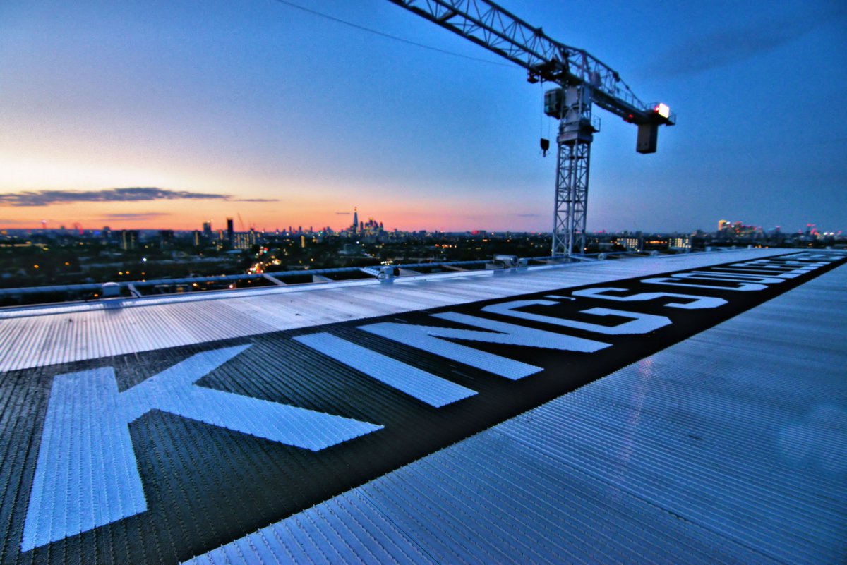 🚁 Did you know, King’s is the only hospital in London that can accept air ambulances at night?

Since our helipad became operational 24/7 back in 2019, 2⃣6⃣8⃣ critically ill patients have been flown to King’s between the hours of 9pm and 7am.

#TeamKings