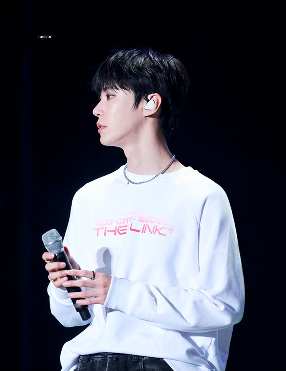 meteor_201's tweet photo. 밤이 수 놓인

#도영 #DOYOUNG #NCT127 https://t.co/3ka2o7i42s